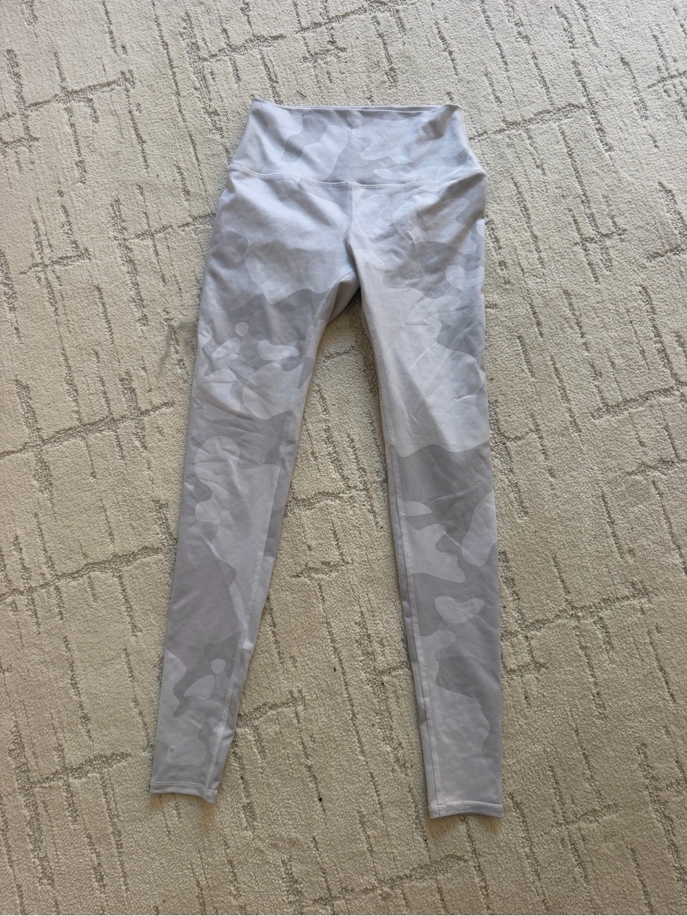 ALO Yoga XS Light Gray Camo Leggings